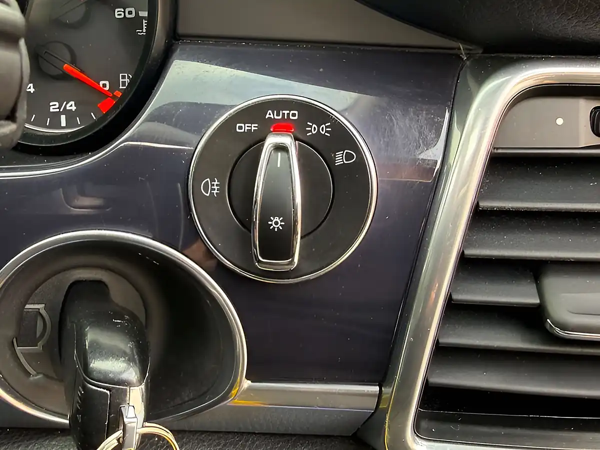 Used 2014 Porsche Panamera Panamera White - Interior and Exterior details 15