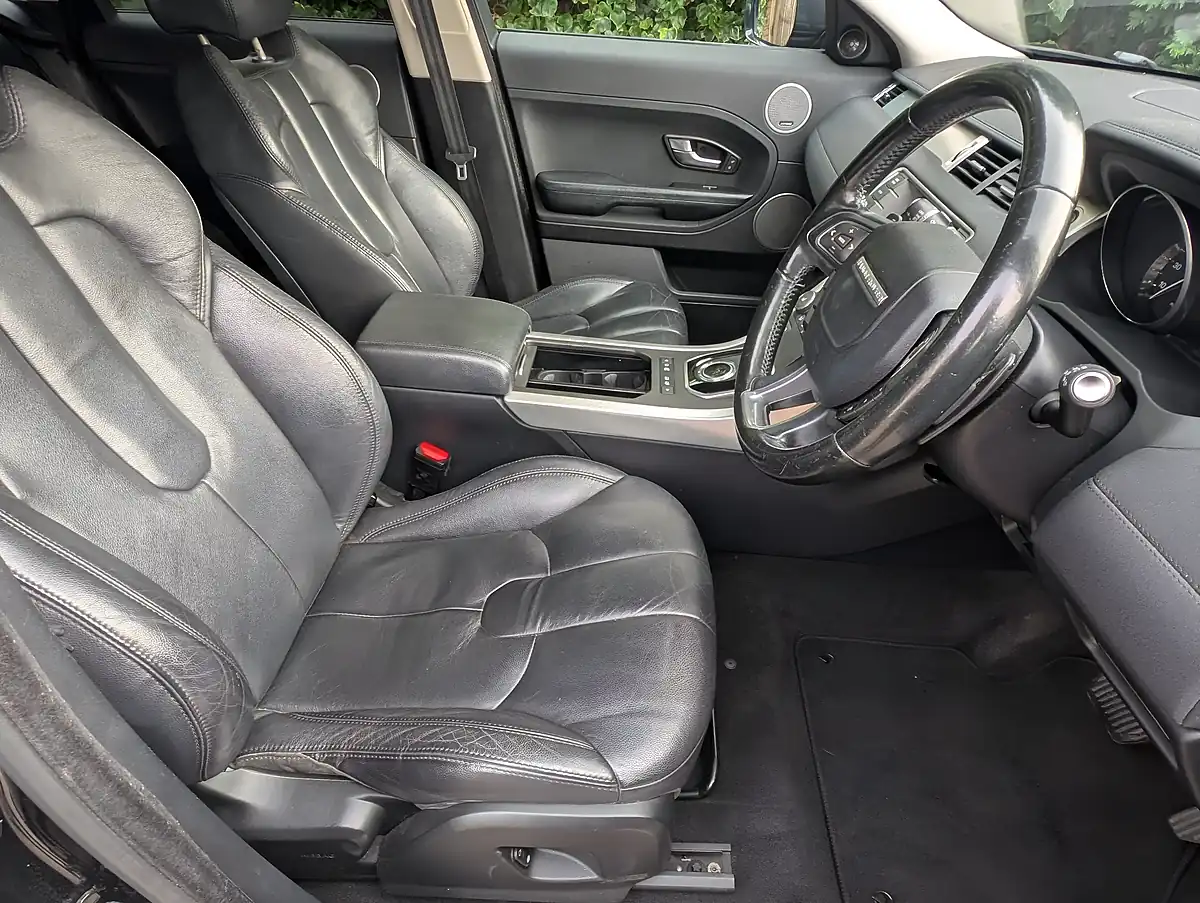 Used 2014 Range Rover Evoque Pure Pearl Black - Interior and Exterior details 10