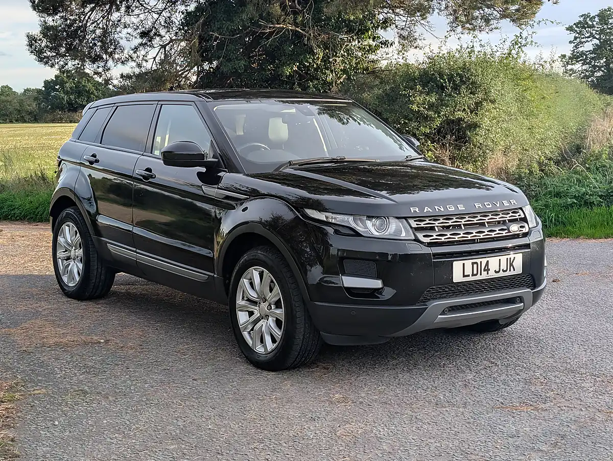 Used 2014 Range Rover Evoque Pure Pearl Black - Interior and Exterior details 2