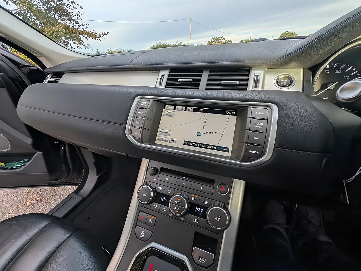 Used 2014 Range Rover Evoque Pure Pearl Black - Interior and Exterior details 20