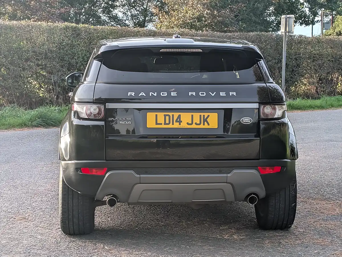 Used 2014 Range Rover Evoque Pure Pearl Black - Interior and Exterior details 7