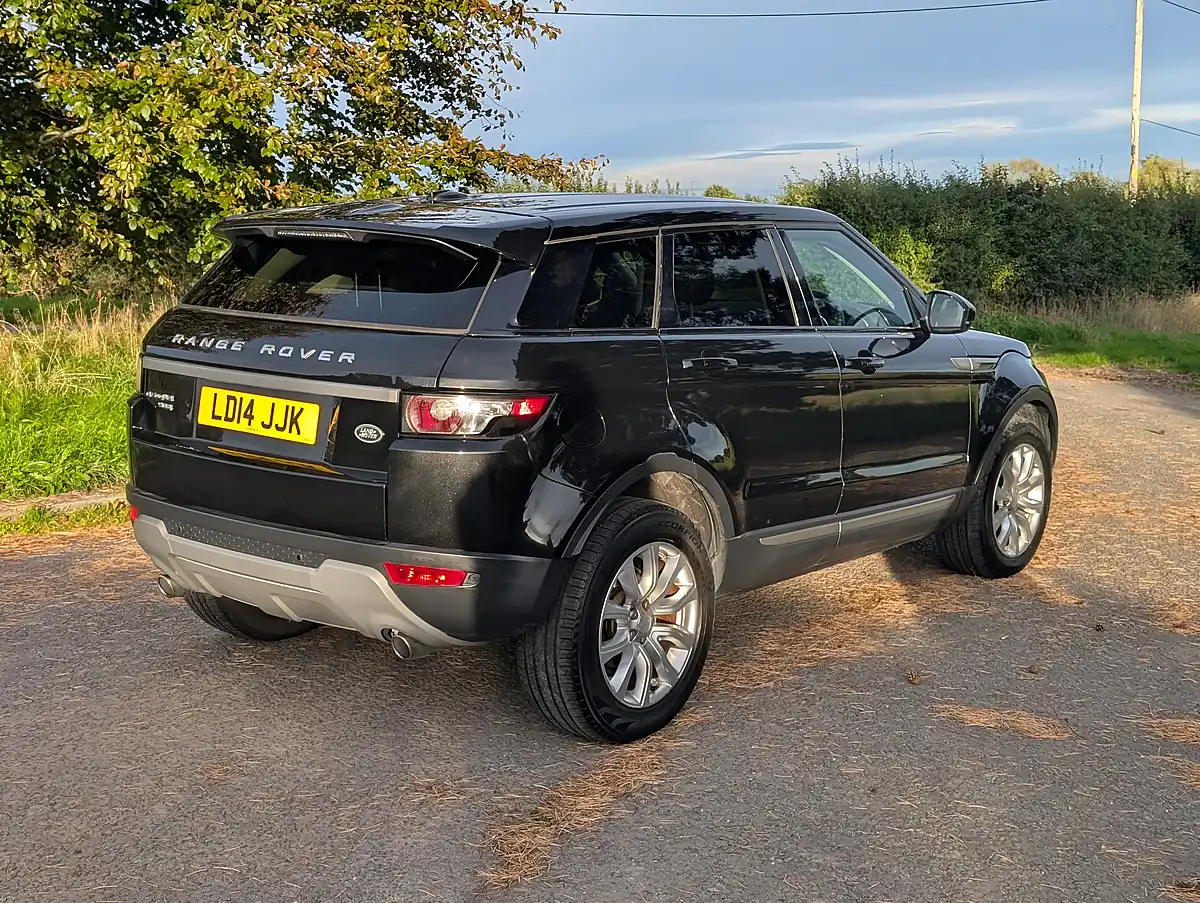 Used 2014 Range Rover Evoque Pure Pearl Black - Interior and Exterior details 9