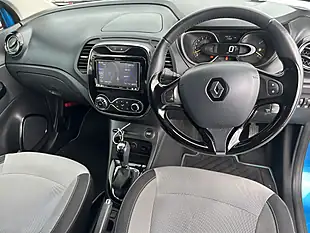 Used 2014 Renault Captur Blue - Interior and Exterior details 14