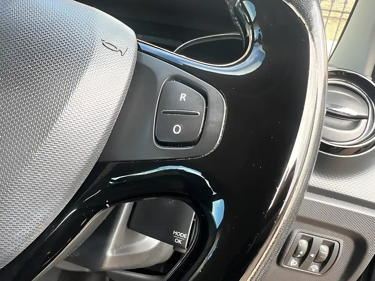 Used 2014 Renault Captur Dynamique Medianav Black - Interior and Exterior details 15
