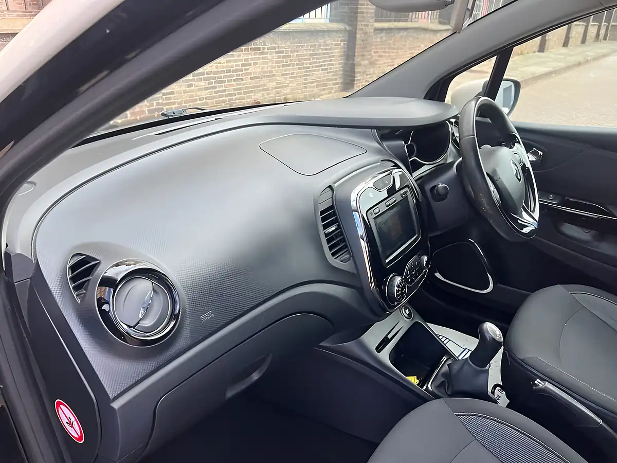 Used 2014 Renault Captur Dynamique Medianav Black - Interior and Exterior details 16