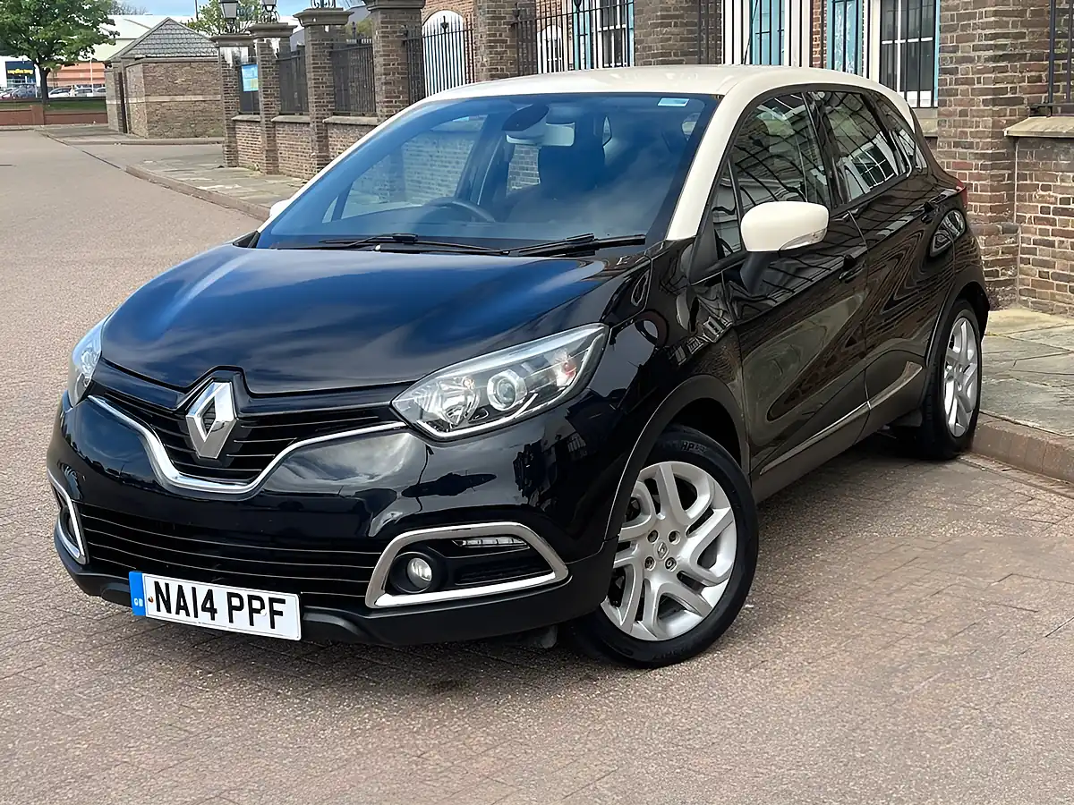 Used 2014 Renault Captur Dynamique Medianav Black - Interior and Exterior details 3