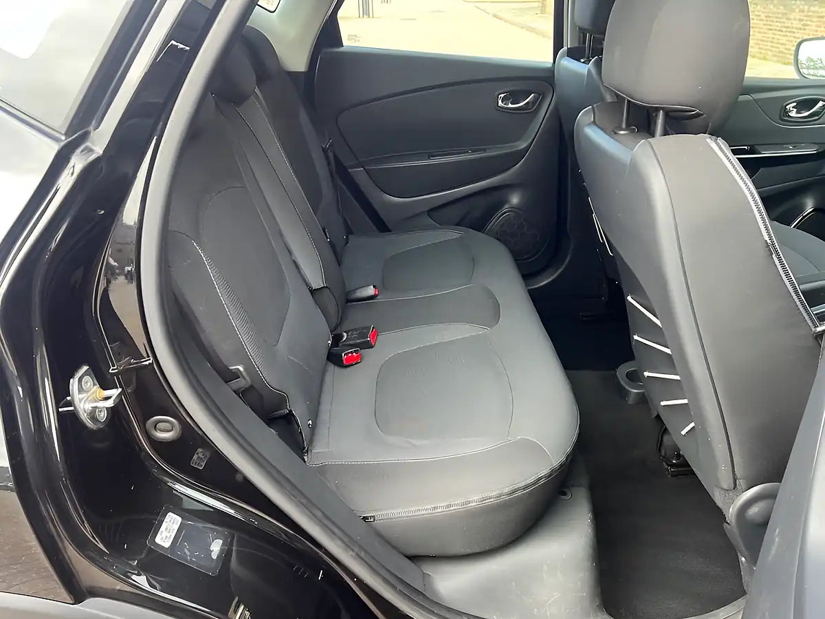 Used 2014 Renault Captur Dynamique Medianav Black - Interior and Exterior details 8