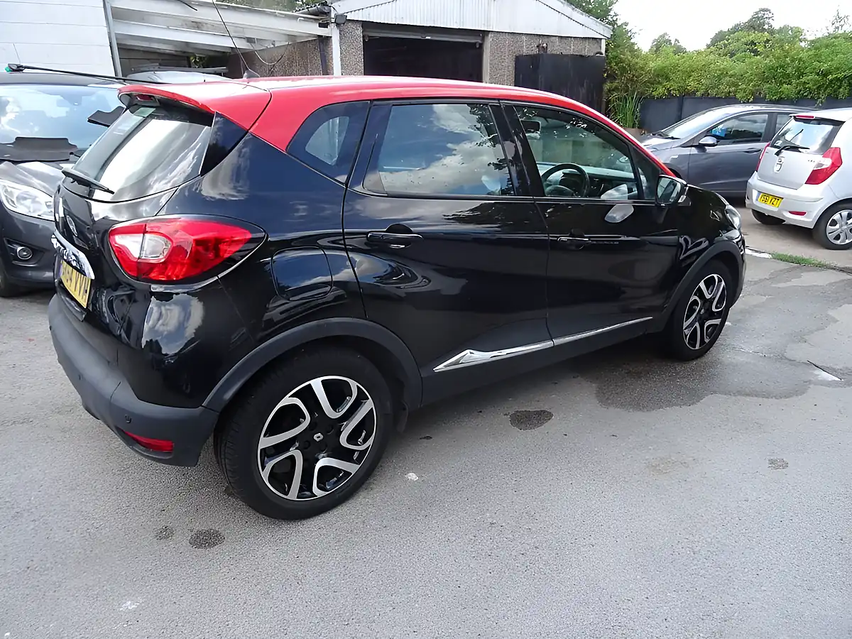 Used 2014 Renault Captur Dynamique Medianav Black - Interior and Exterior details 5