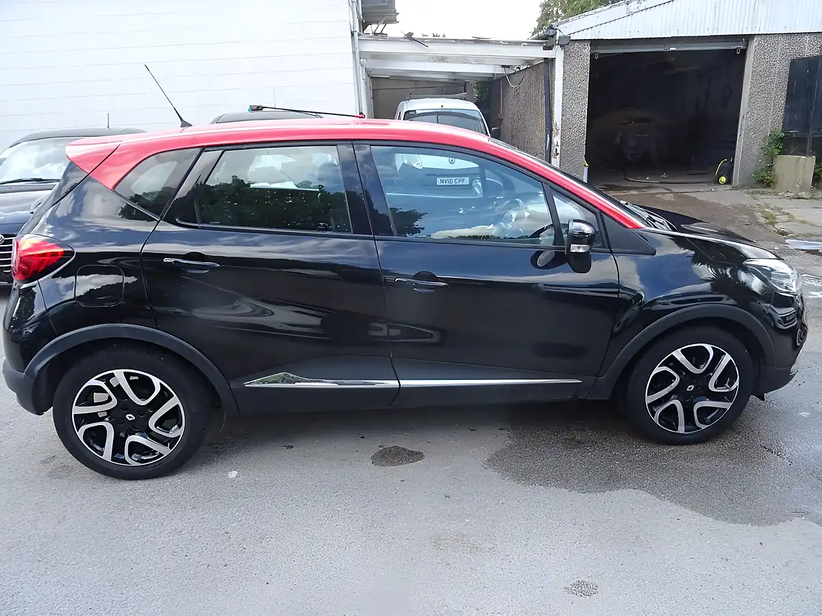 Used 2014 Renault Captur Dynamique Medianav Black - Interior and Exterior details 6