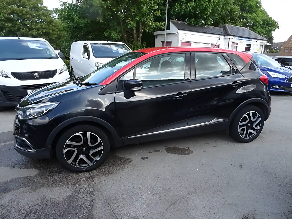 Used 2014 Renault Captur Dynamique Medianav Black - Interior and Exterior details 7