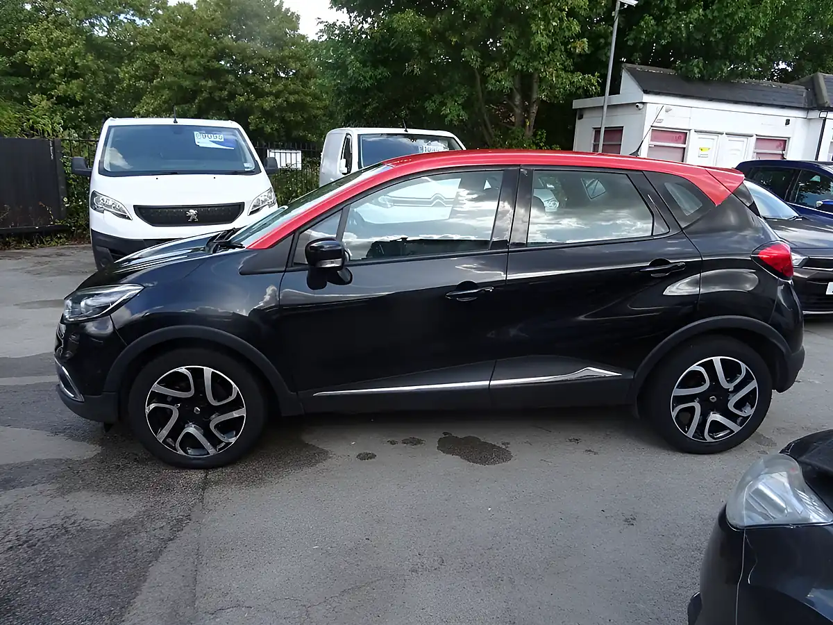 Used 2014 Renault Captur Dynamique Medianav Black - Interior and Exterior details 8