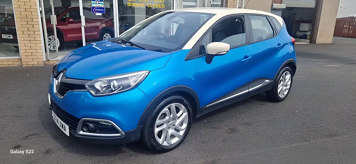 Used 2014 Renault Captur Dynamique Medianav Blue - Interior and Exterior details 10
