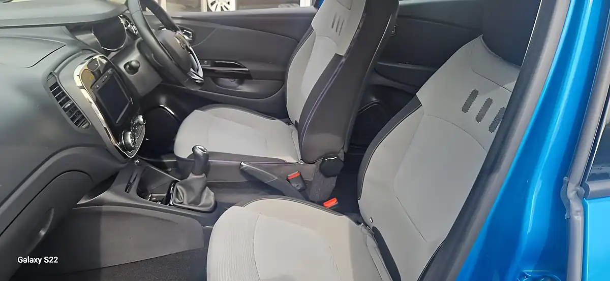 Used 2014 Renault Captur Dynamique Medianav Blue - Interior and Exterior details 14