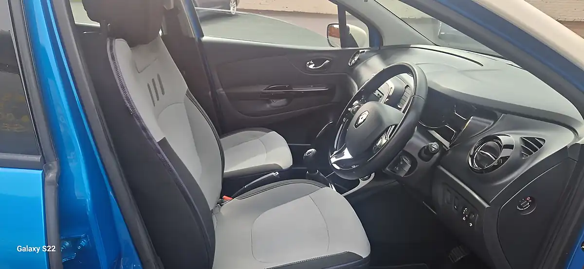 Used 2014 Renault Captur Dynamique Medianav Blue - Interior and Exterior details 17