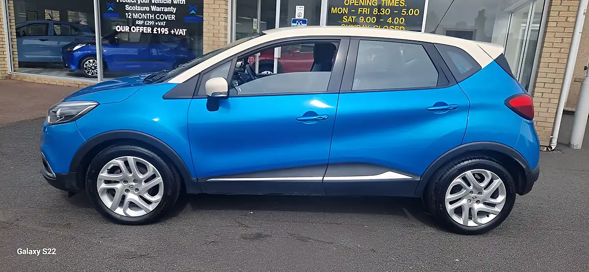 Used 2014 Renault Captur Dynamique Medianav Blue - Interior and Exterior details 4