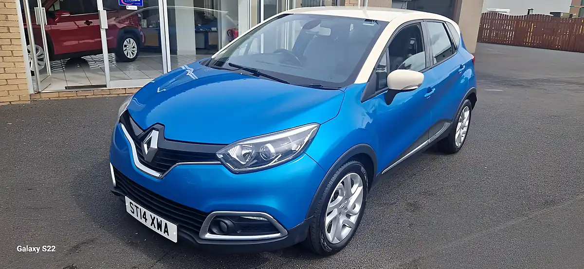 Used 2014 Renault Captur Dynamique Medianav Blue - Interior and Exterior details 9