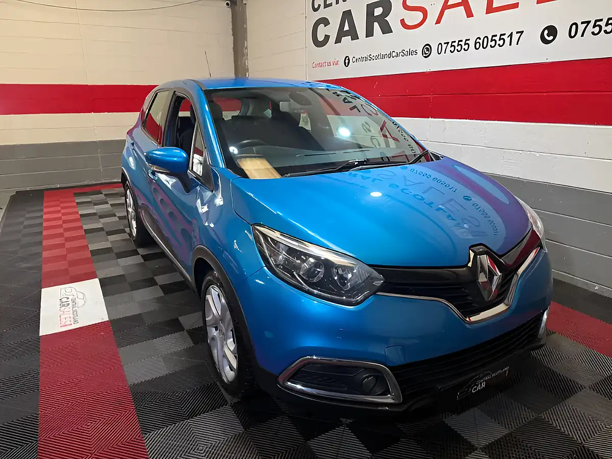 Used 2014 Renault Captur Dynamique Medianav Blue - Front View