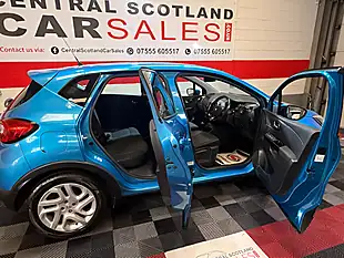 Used 2014 Renault Captur Dynamique Medianav Blue - Interior and Exterior details 12