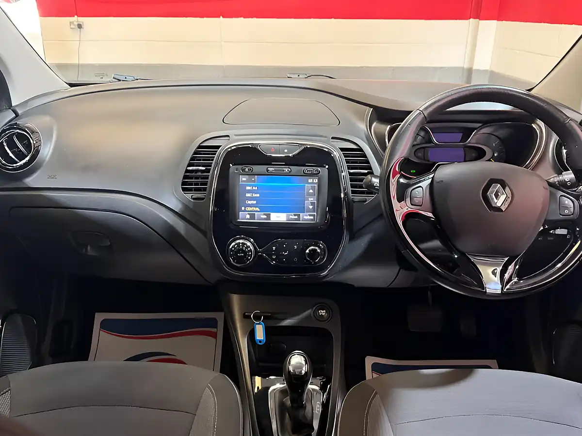 Used 2014 Renault Captur Dynamique Medianav Blue - Interior and Exterior details 15