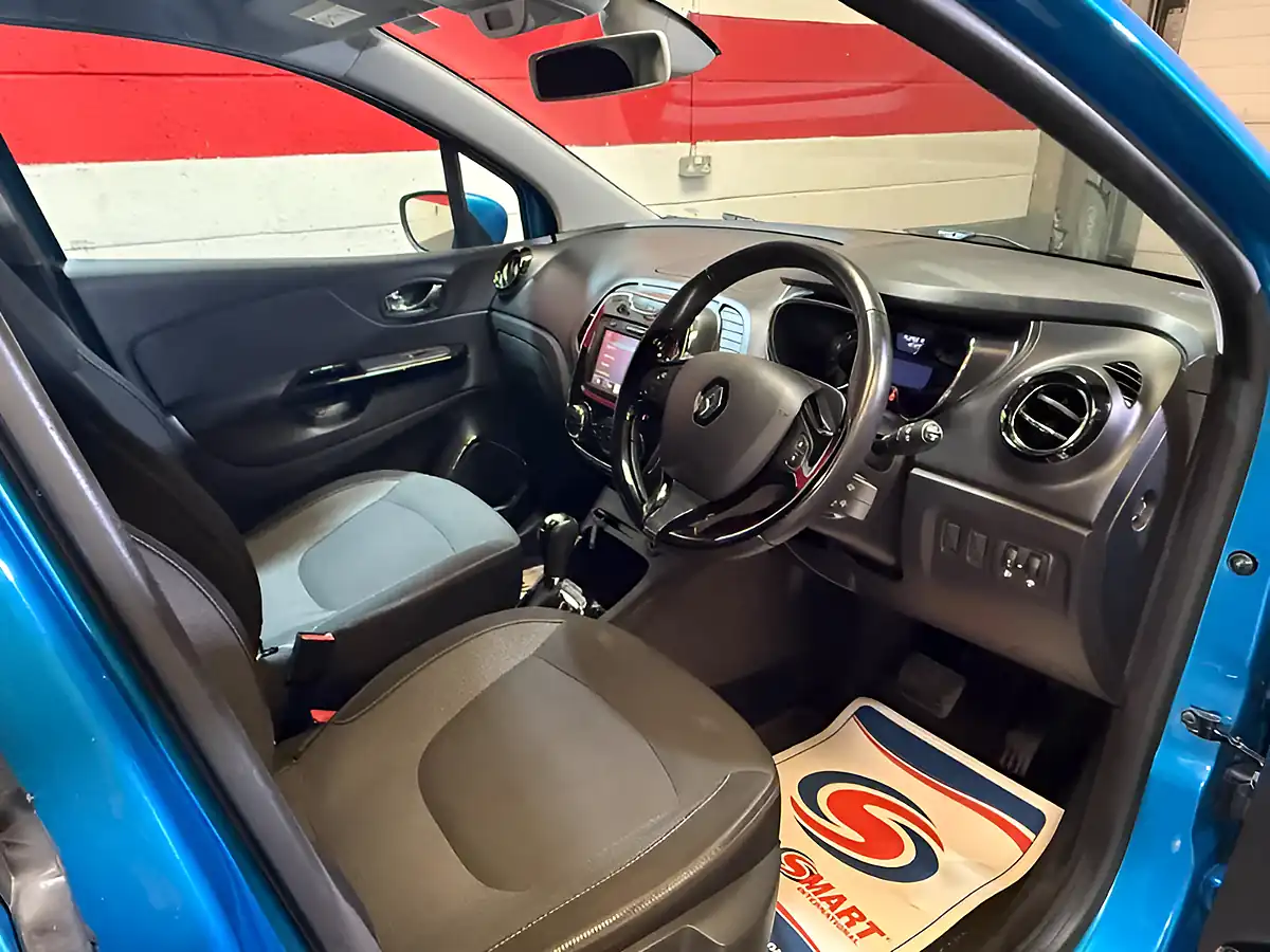 Used 2014 Renault Captur Dynamique Medianav Blue - Interior and Exterior details 18