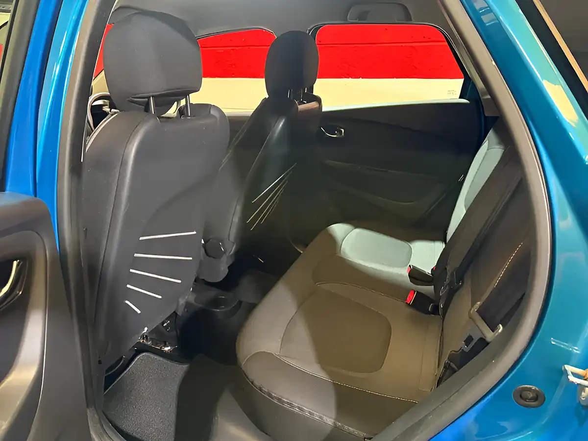 Used 2014 Renault Captur Dynamique Medianav Blue - Interior and Exterior details 19