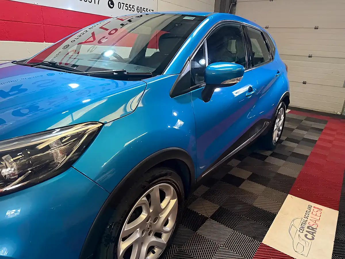 Used 2014 Renault Captur Dynamique Medianav Blue - Interior and Exterior details 2