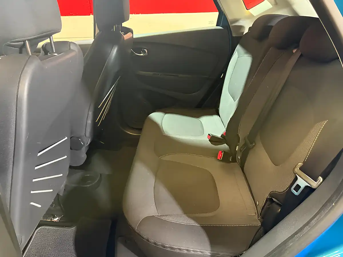 Used 2014 Renault Captur Dynamique Medianav Blue - Interior and Exterior details 20