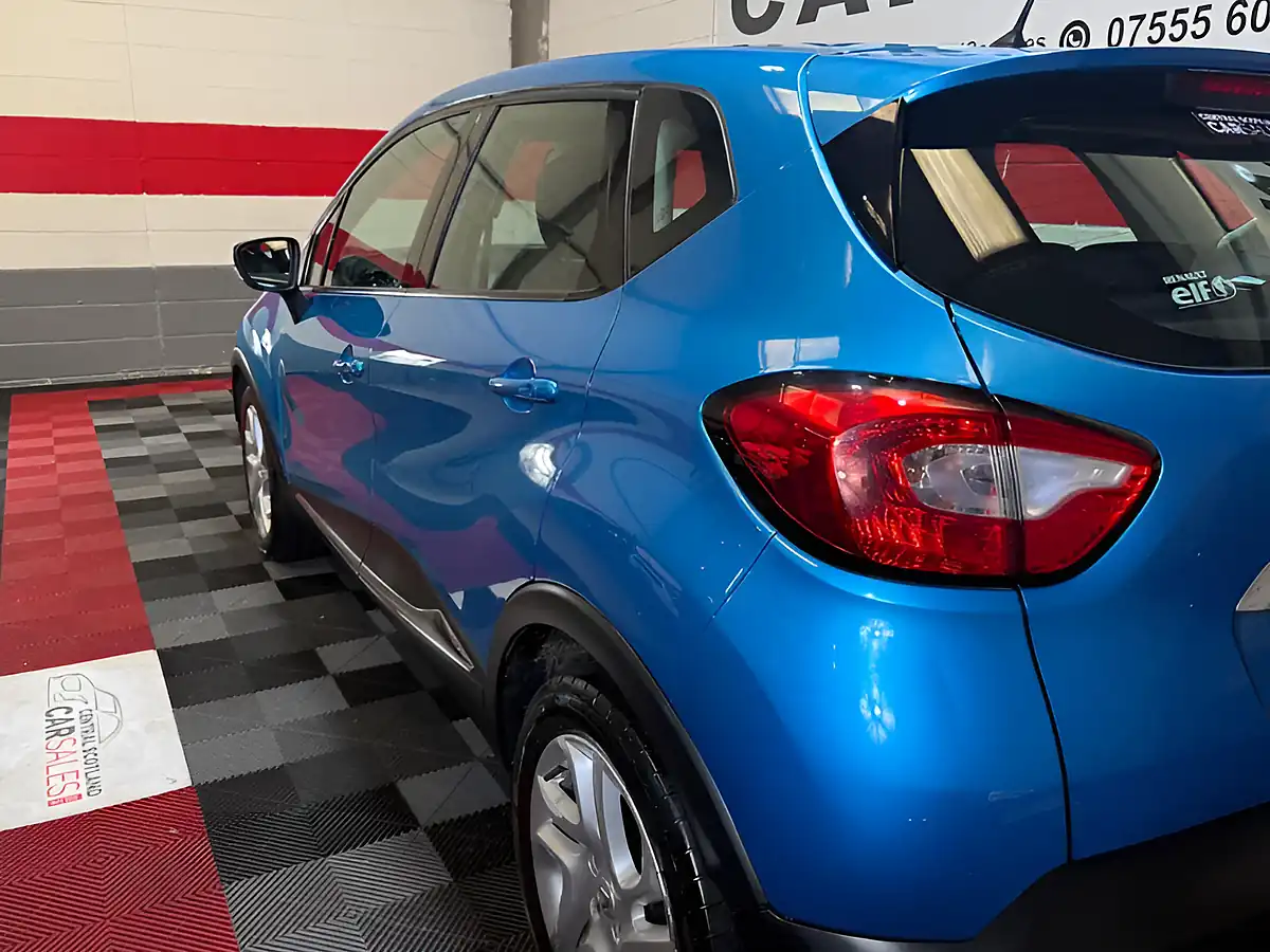Used 2014 Renault Captur Dynamique Medianav Blue - Interior and Exterior details 3