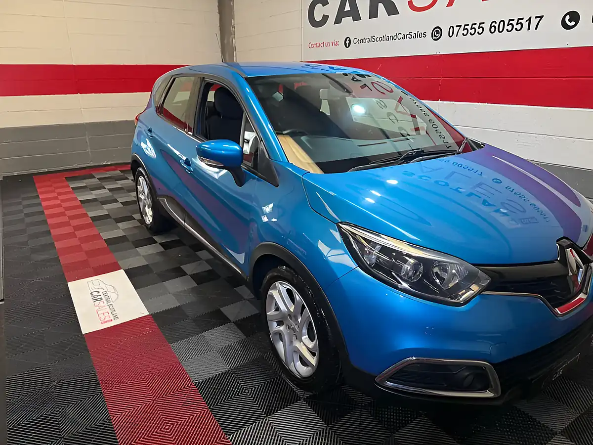 Used 2014 Renault Captur Dynamique Medianav Blue - Interior and Exterior details 5
