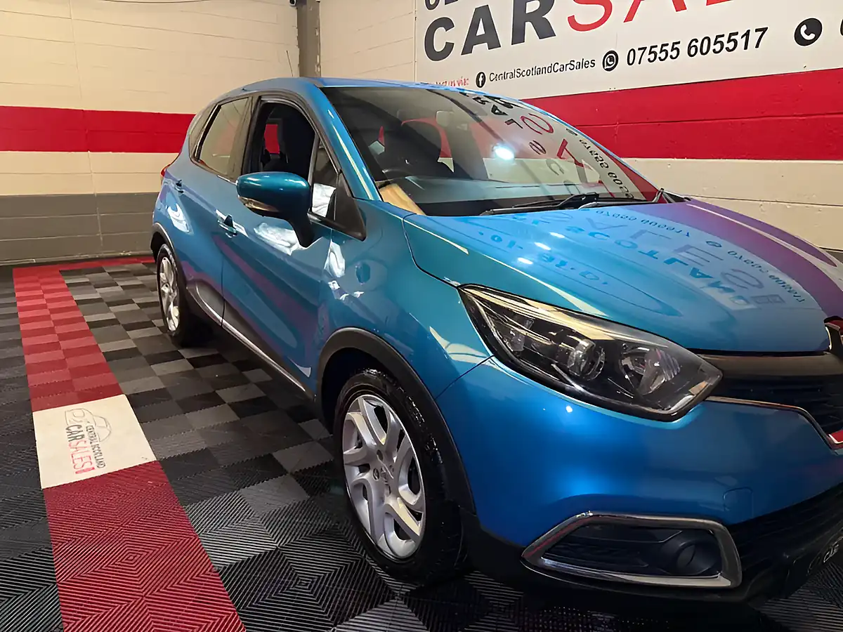 Used 2014 Renault Captur Dynamique Medianav Blue - Interior and Exterior details 6