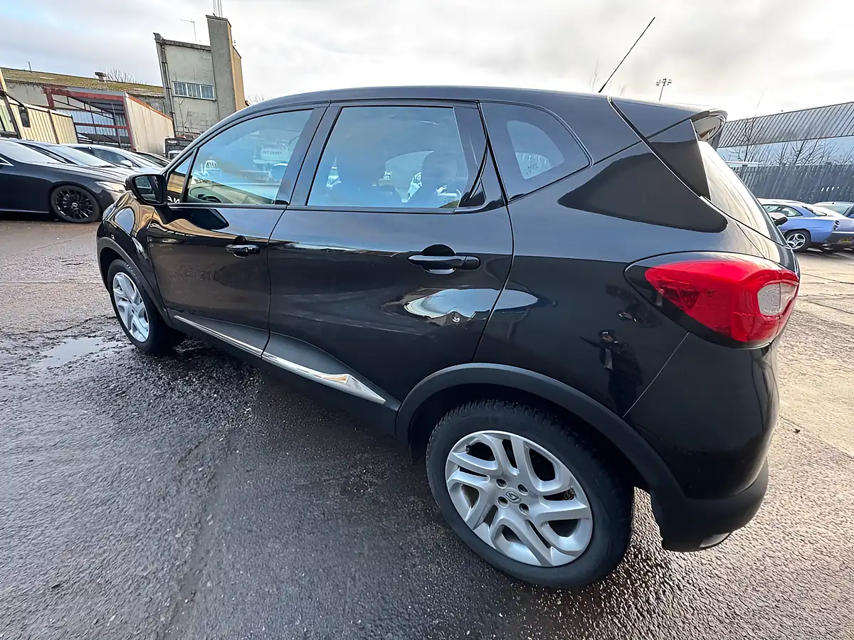Used 2014 Renault Captur Dynamique Medianav Energy Black - Interior and Exterior details 16