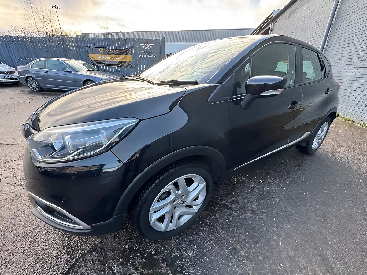 Used 2014 Renault Captur Dynamique Medianav Energy Black - Interior and Exterior details 17
