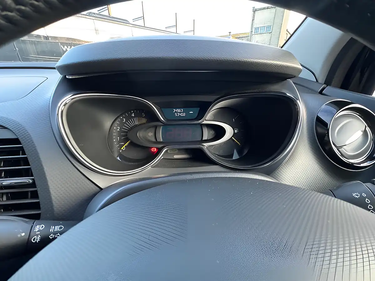 Used 2014 Renault Captur Dynamique Medianav Energy Black - Interior and Exterior details 2