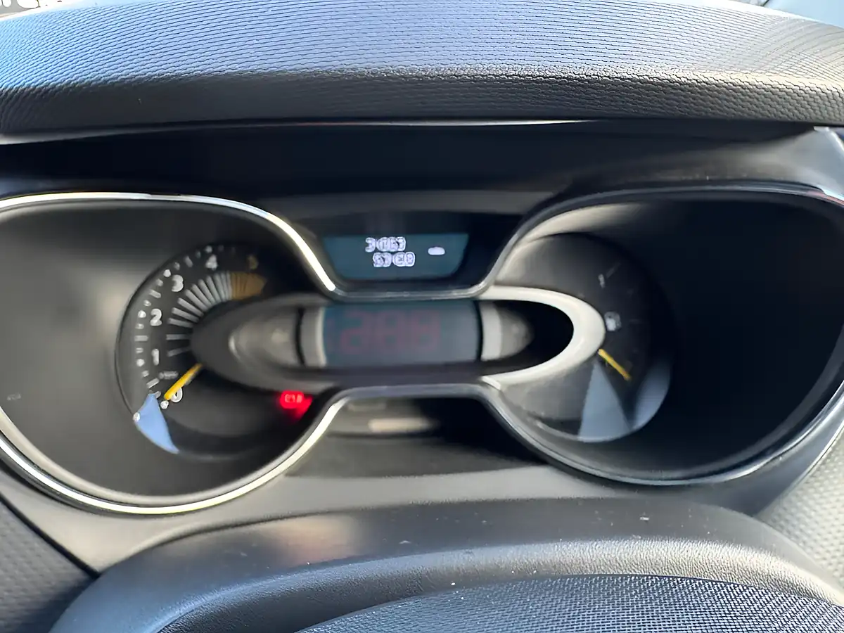 Used 2014 Renault Captur Dynamique Medianav Energy Black - Interior and Exterior details 4