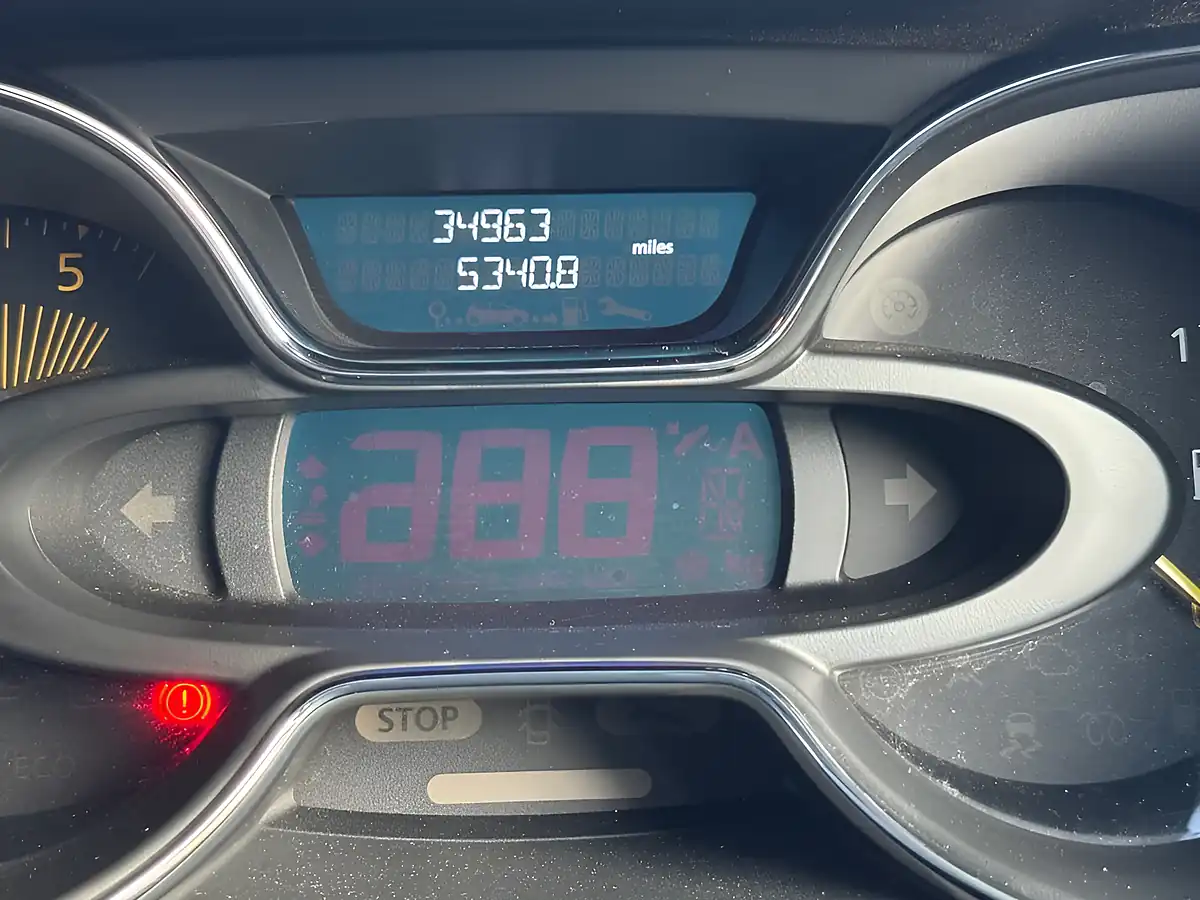Used 2014 Renault Captur Dynamique Medianav Energy Black - Interior and Exterior details 5