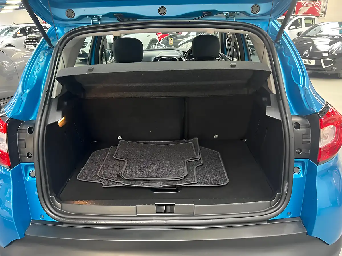 Used 2014 Renault Captur Dynamique Medianav Tahoe Blue - Interior and Exterior details 14