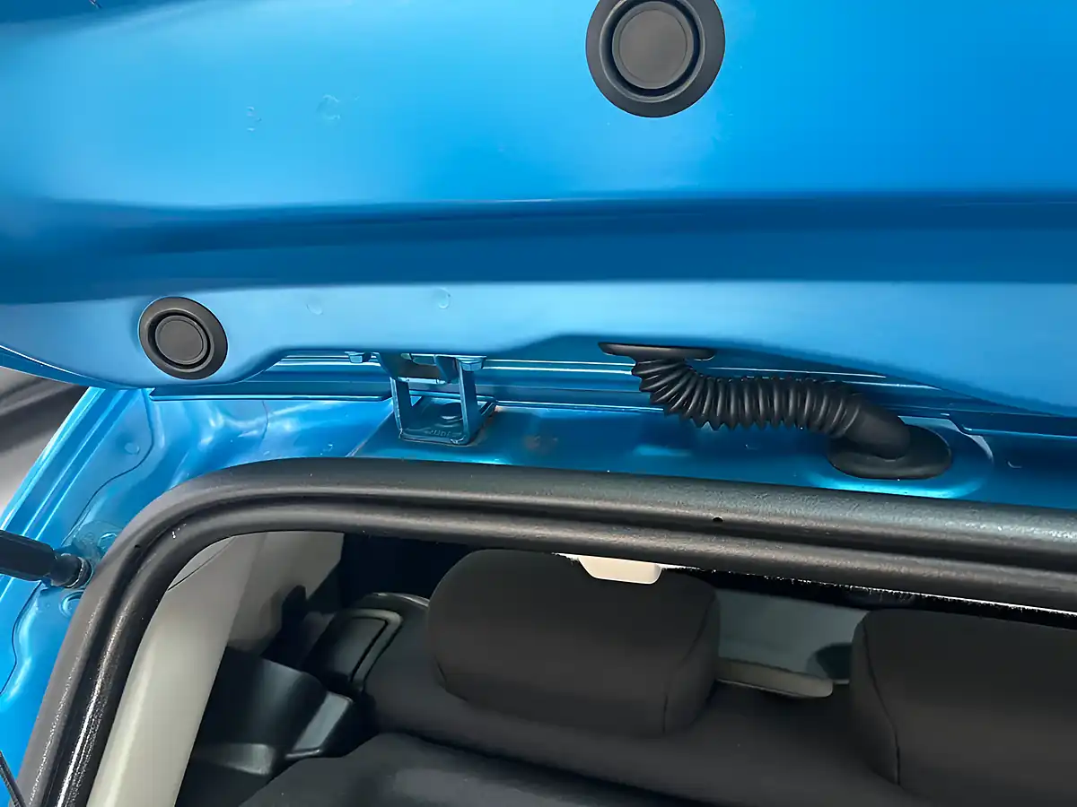 Used 2014 Renault Captur Dynamique Medianav Tahoe Blue - Interior and Exterior details 18