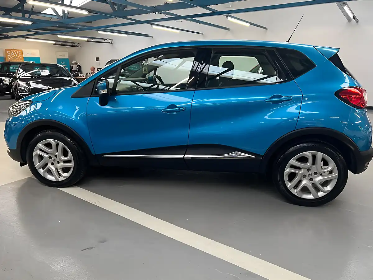 Used 2014 Renault Captur Dynamique Medianav Tahoe Blue - Interior and Exterior details 4
