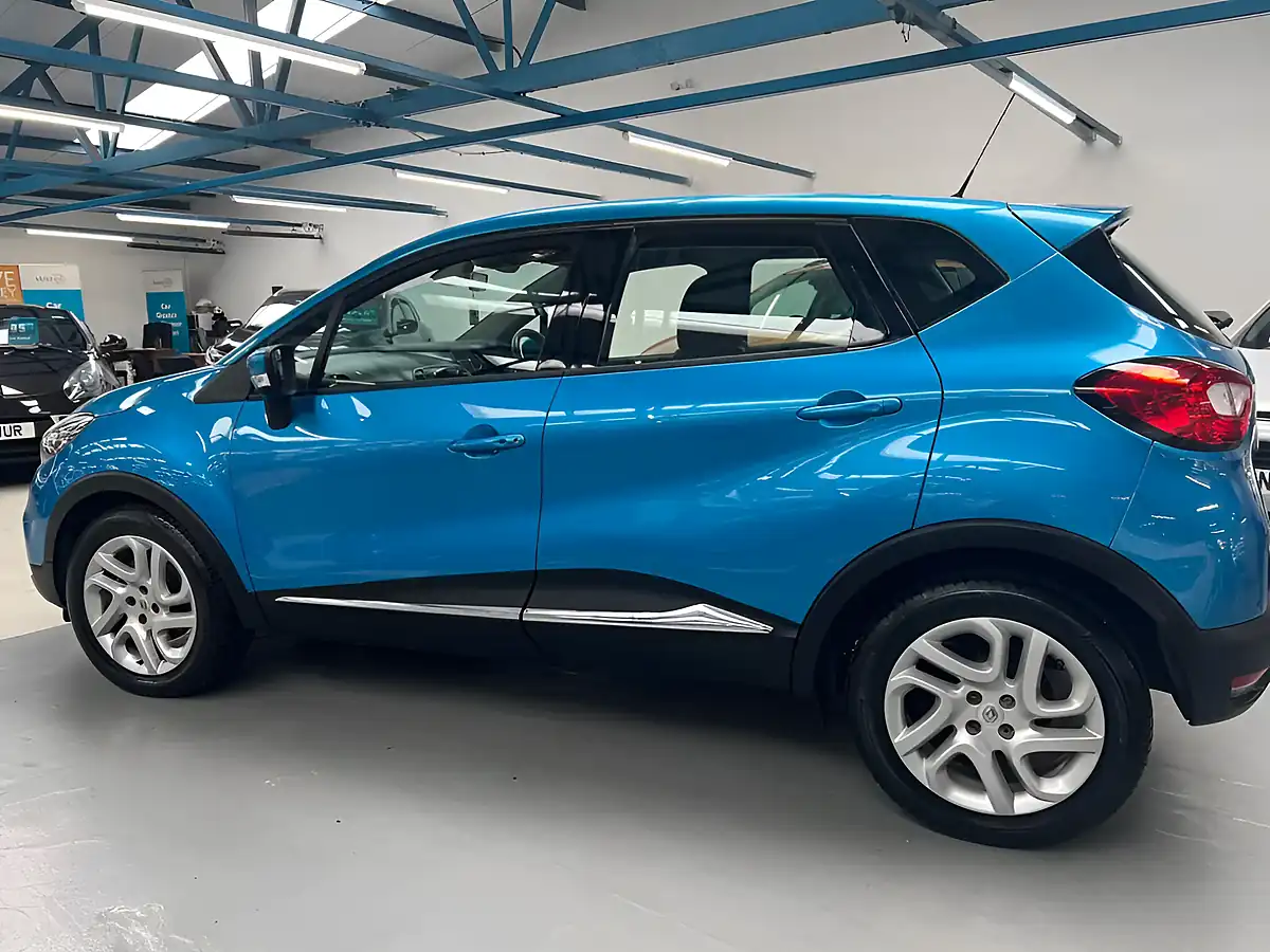 Used 2014 Renault Captur Dynamique Medianav Tahoe Blue - Interior and Exterior details 7