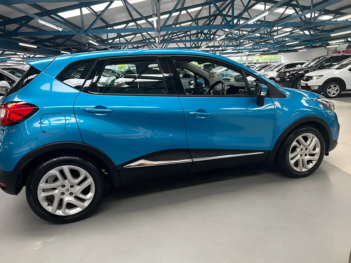 Used 2014 Renault Captur Dynamique Medianav Tahoe Blue - Interior and Exterior details 9
