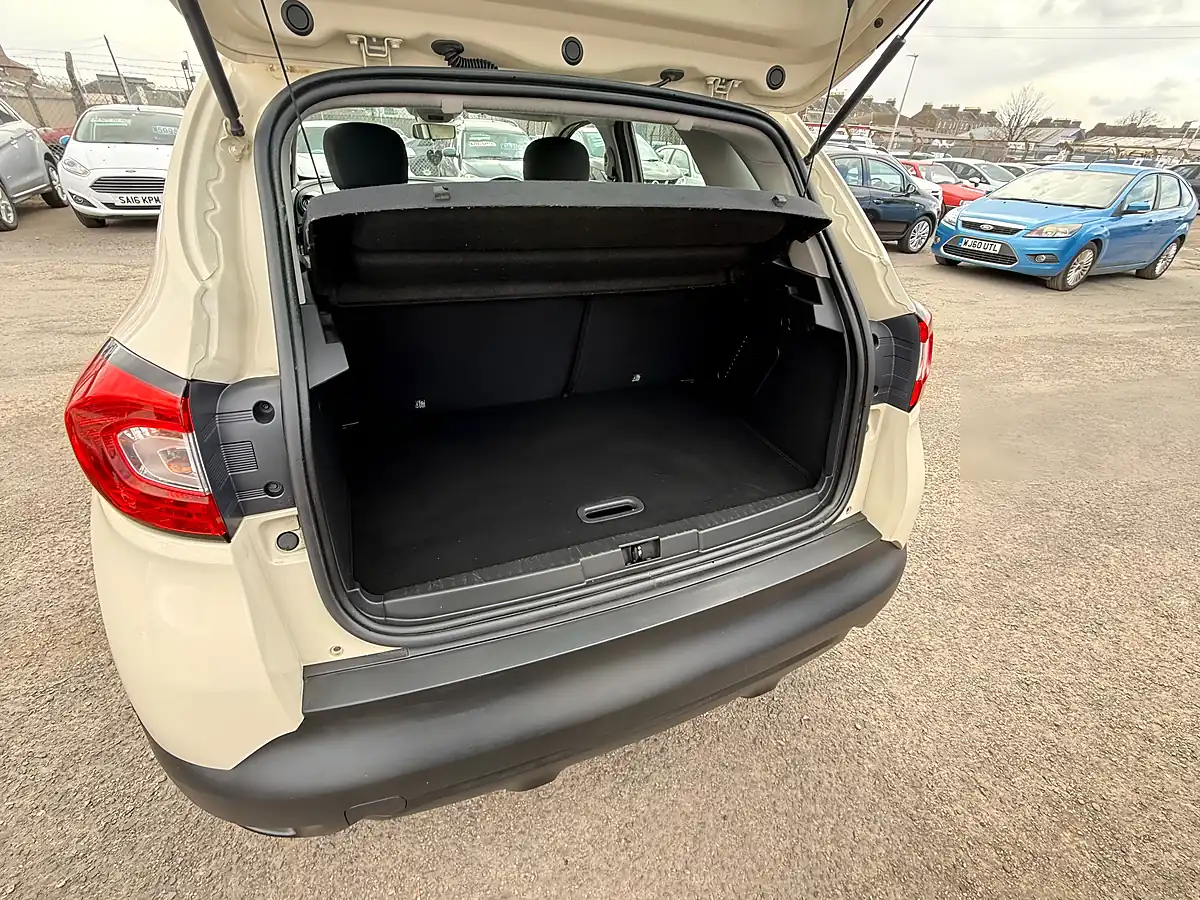 Used 2014 Renault Captur Dynamique Medianav White - Interior and Exterior details 13