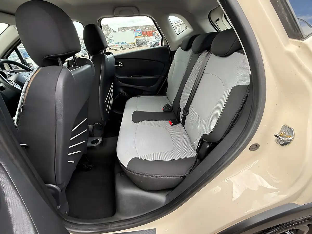 Used 2014 Renault Captur Dynamique Medianav White - Interior and Exterior details 16