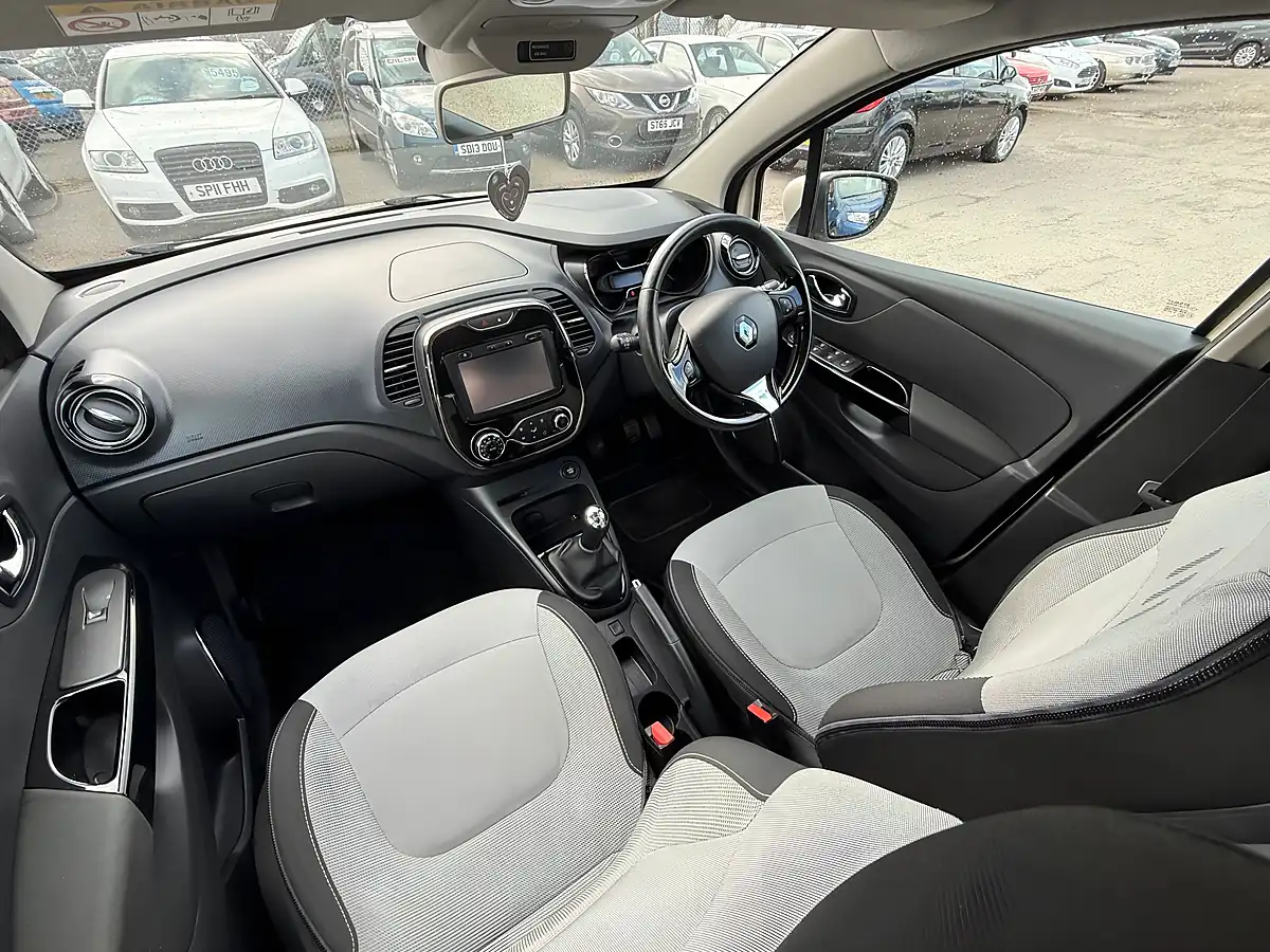 Used 2014 Renault Captur Dynamique Medianav White - Interior and Exterior details 17