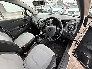 Used 2014 Renault Captur Dynamique Medianav White - Interior and Exterior details 9