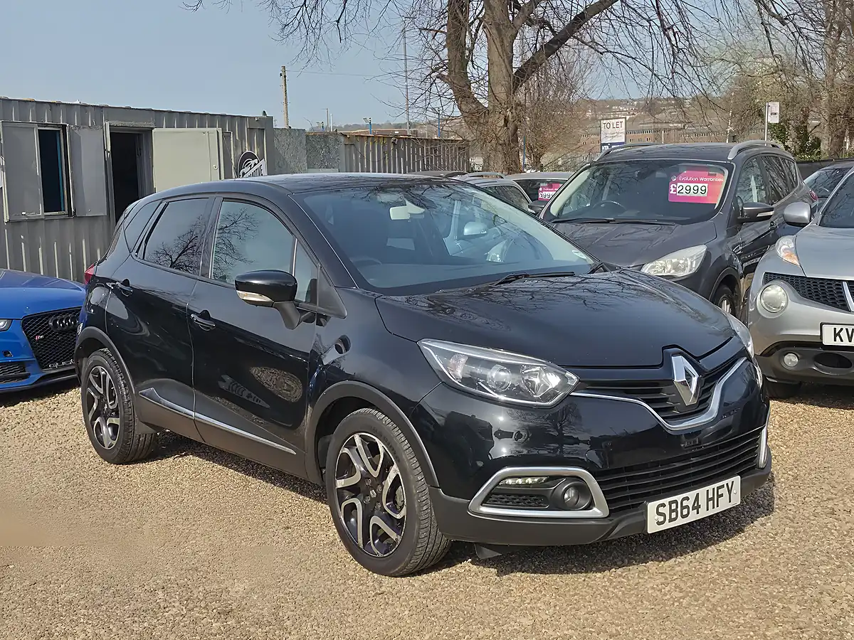 Used 2014 Renault Captur Dynamique S Medianav Black - Front View