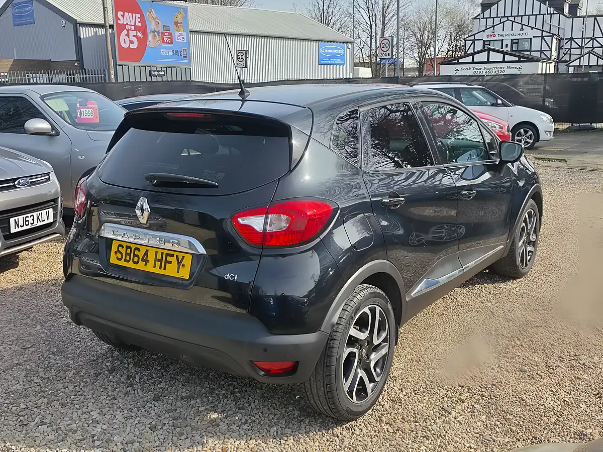 Used 2014 Renault Captur Dynamique S Medianav Black - Interior and Exterior details 3