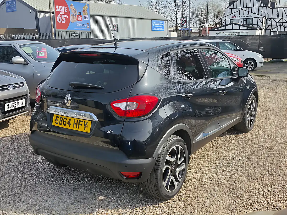 Used 2014 Renault Captur Dynamique S Medianav Black - Interior and Exterior details 9