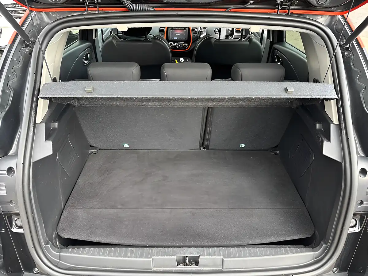 Used 2014 Renault Captur Dynamique S Medianav Black - Interior and Exterior details 13
