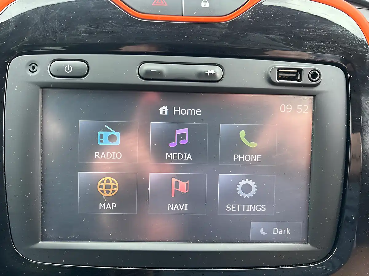 Used 2014 Renault Captur Dynamique S Medianav Black - Interior and Exterior details 18