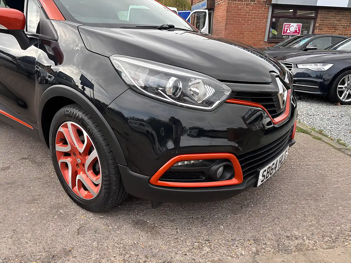 Used 2014 Renault Captur Dynamique S Medianav Black - Interior and Exterior details 2